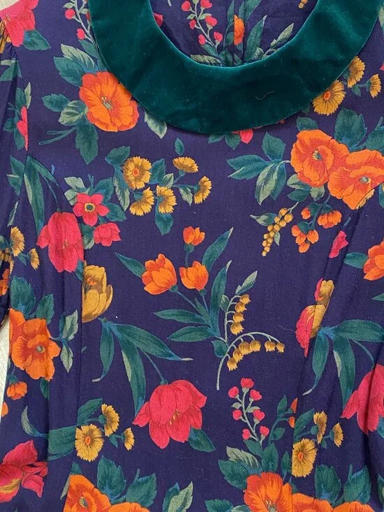 Vintage wool blend midi dress with velvet trim. S - M - Picture 4 of 7